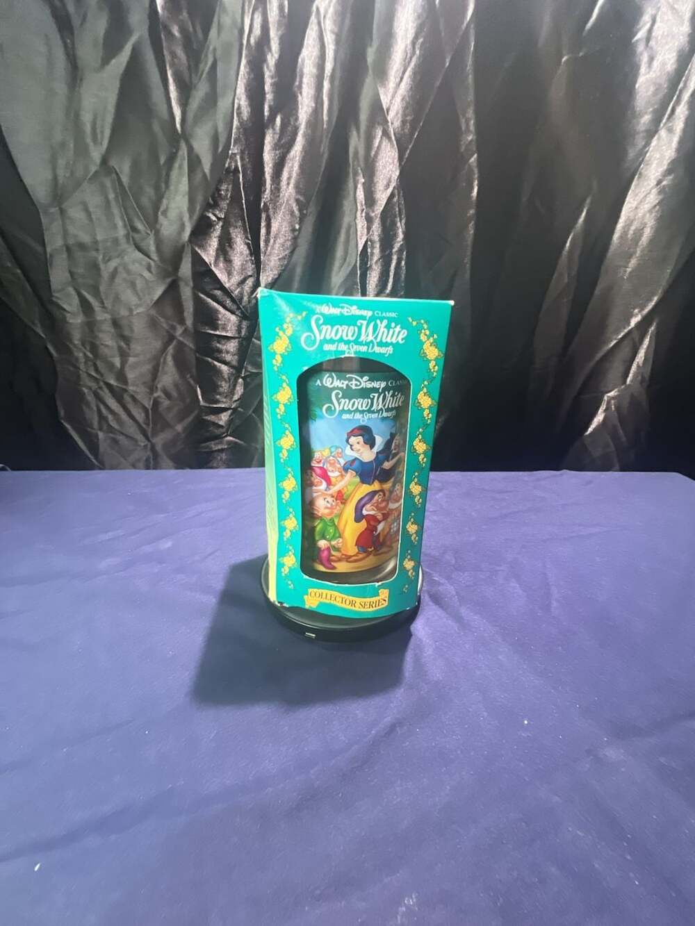 1994 BK  Disney Collector Series Snow White/Seven Dwarfs Drinking Glass with Box